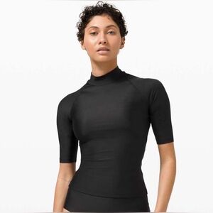 Lululemon Waterside UVP Short Sleeve Rash Guard Small Black Beach Surf Summer